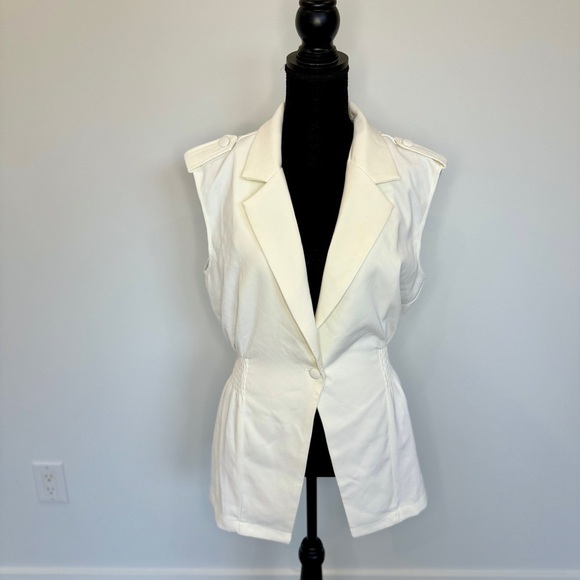 Strut & Bolt Off White Smocked Waist Blazer Vest (Medium) - Picture 2 of 10